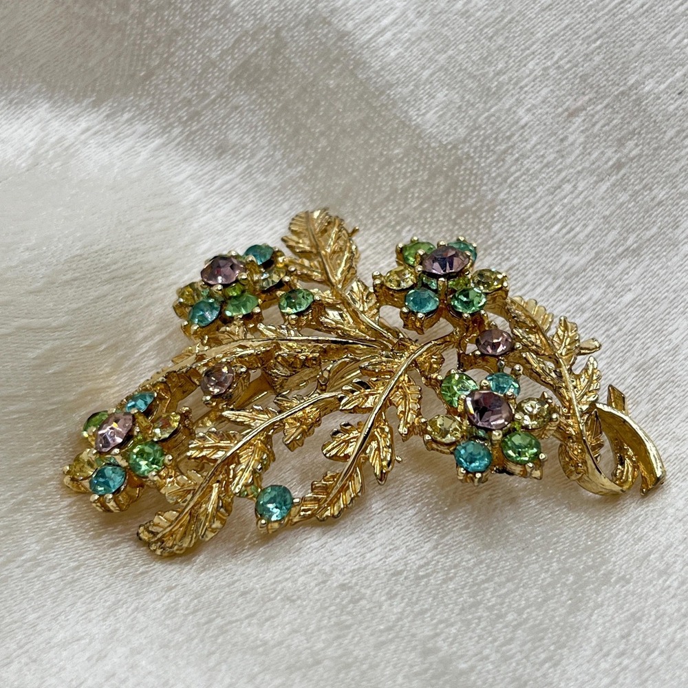 Vintage‎ Signed Coro Flower Foliage Brooch w/ Pastel Rhinestones